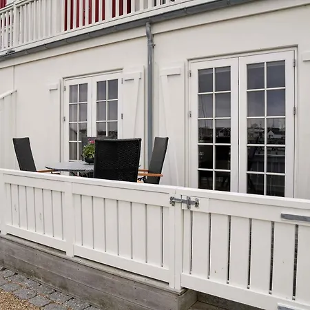 Apartment Lovely With Harbor View