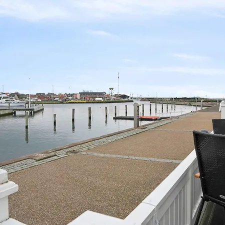Apartment Lovely With Harbor View