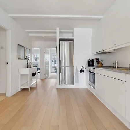 Lovely With Harbor View Apartament *