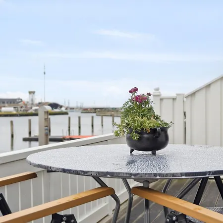 Appartamento Lovely With Harbor View