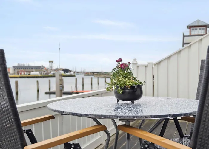 Lovely With Harbor View Apartament Bagenkop